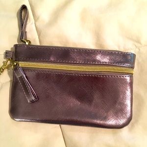 *3/$20* APT 9 GOLD METALLIC WRISTLET. ZIPPER OUTSIDE & CARD SLOTS INSIDE. NWT.